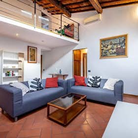 Apartment for rent for €2,200 per month in Florence, Via dei Vellutini