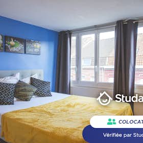 Private room for rent for €510 per month in Tourcoing, Rue de la Croix Rouge
