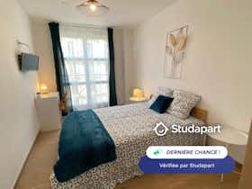 Appartement te huur voor € 1.198 per maand in Grenoble, Avenue Alsace-Lorraine