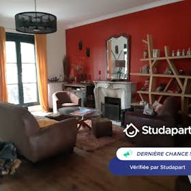 Private room for rent for €550 per month in Créteil, Rue des Écoles