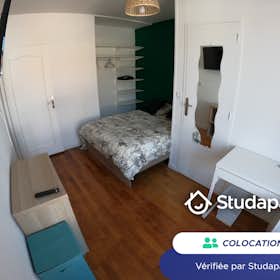Private room for rent for €520 per month in Reims, Rue de la Neuvillette