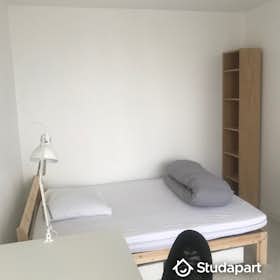 Private room for rent for €480 per month in La Riche, Rue Louis Pasteur