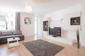 Appartement te huur voor € 1.400 per maand in Düsseldorf, Gerresheimer Straße