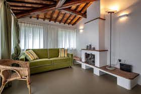 房源 正在以 €1,500 的月租出租，其位于 Fiesole, Via Sant'Apollinare