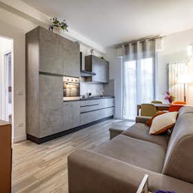 公寓 正在以 €1,400 的月租出租，其位于 Florence, Via Caduti di Cefalonia