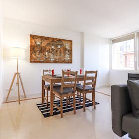 Apartment for rent for €2,750 per month in Lisbon, Rua Manuel Marques
