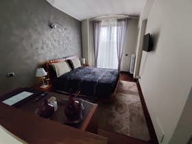私人房间 正在以 €650 的月租出租，其位于 Carugate, Via 25 Aprile