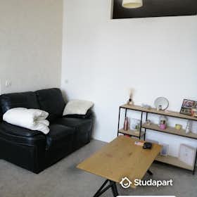 Apartment for rent for €820 per month in Lyon, Rue Philippe Fabia