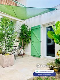 Lägenhet att hyra för 440 € i månaden i Nîmes, Chemin du Mas de Cheylon