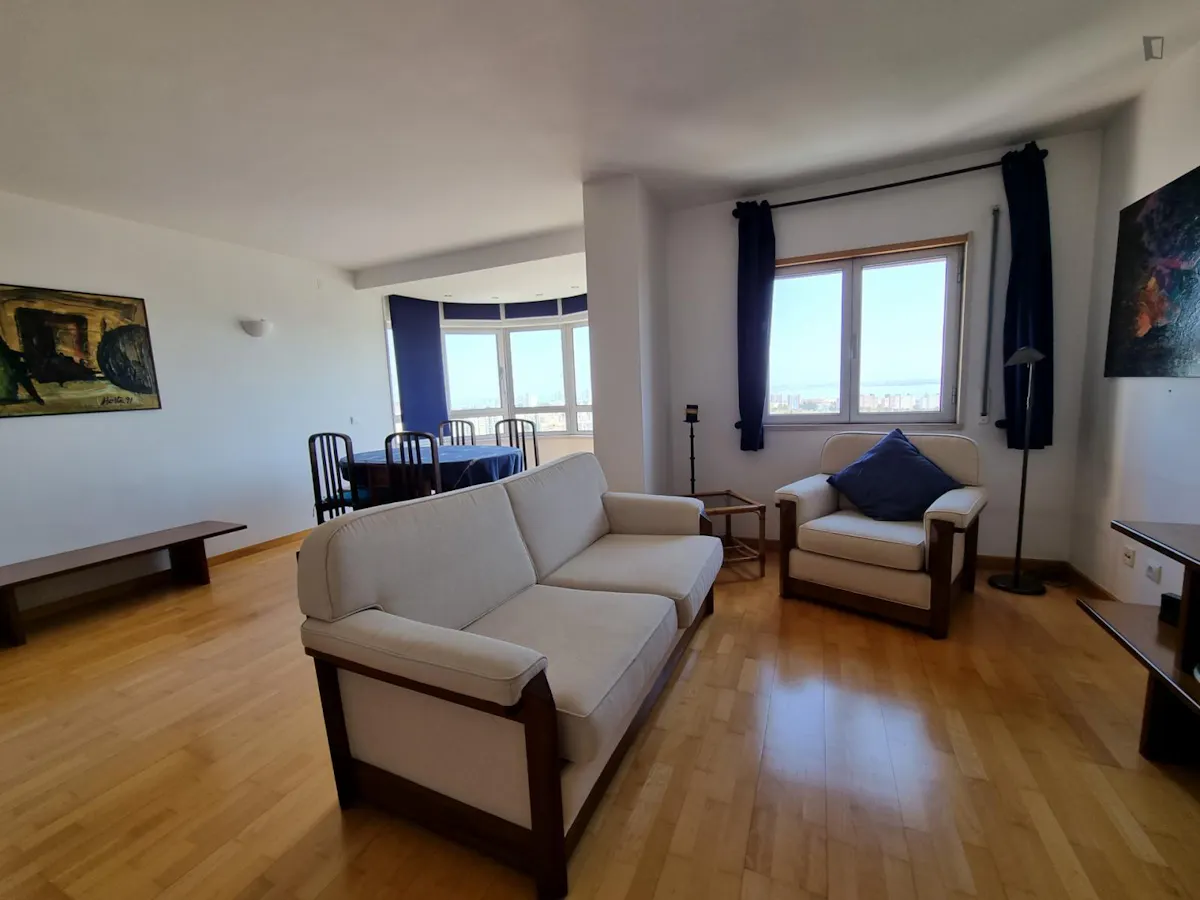 2-Bedroom Apartment in Avenida Engenheiro Arantes e Oliveira, Lisbon (1440838) ROOM