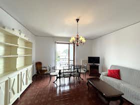 公寓 正在以 €1,000 的月租出租，其位于 Novara, Corso Risorgimento