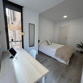 Private room for rent for €660 per month in Valencia, Avinguda de l'Oest