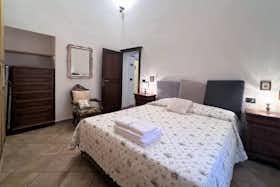 Apartamento para alugar por € 1.000 por mês em Siena, Via del Porrione