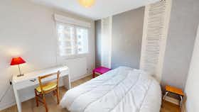 Отдельная комната сдается в аренду за 360 € в месяц в Brest, Boulevard Montaigne