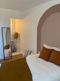 Приватна кімната за оренду для 650 EUR на місяць у Guyancourt, Rue Saint-Pol Roux