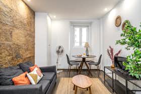 Wohnung zu mieten für 1.150 € pro Monat in Lisbon, Rua do Cardal de São José