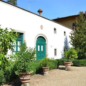 Hus att hyra för 1 250 € i månaden i Lastra a Signa, Via Livornese