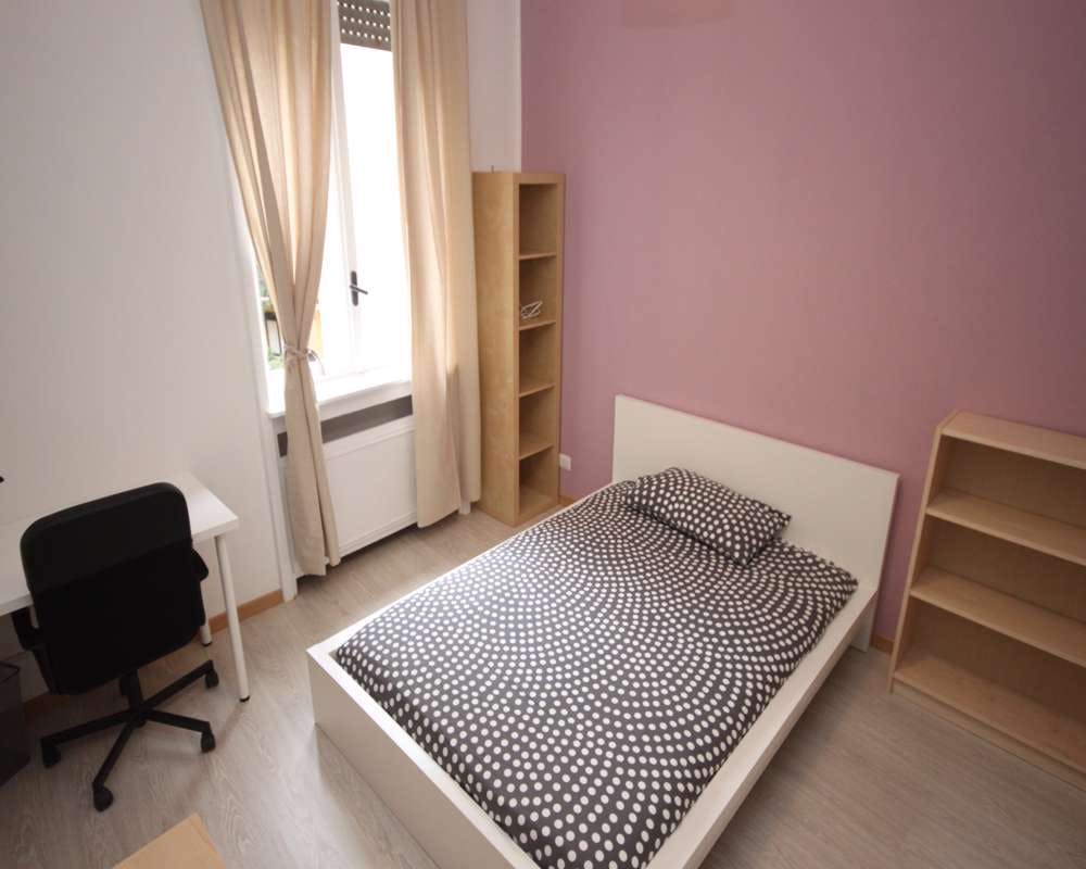 Via Cesare Battisti, Milan