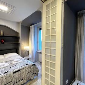 房源 for rent for €1,000 per month in Siena, Via Franciosa