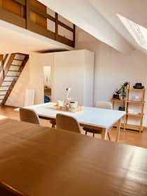 Appartement te huur voor € 1.400 per maand in Ixelles, Rue Armand Campenhout