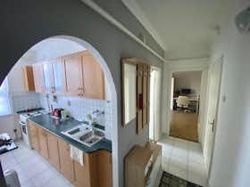 Apartment for rent for HUF 181,829 per month in Budapest, Újszász utca