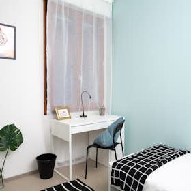 Отдельная комната сдается в аренду за 570 € в месяц в Rimini, Vicolo Gioia
