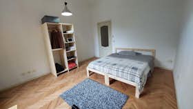 Privé kamer te huur voor € 430 per maand in Parma, Piazzale Generale Carlo Alberto Dalla Chiesa