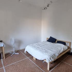 Cameră privată de închiriat pentru 430 EUR pe lună în Parma, Piazzale Generale Carlo Alberto Dalla Chiesa