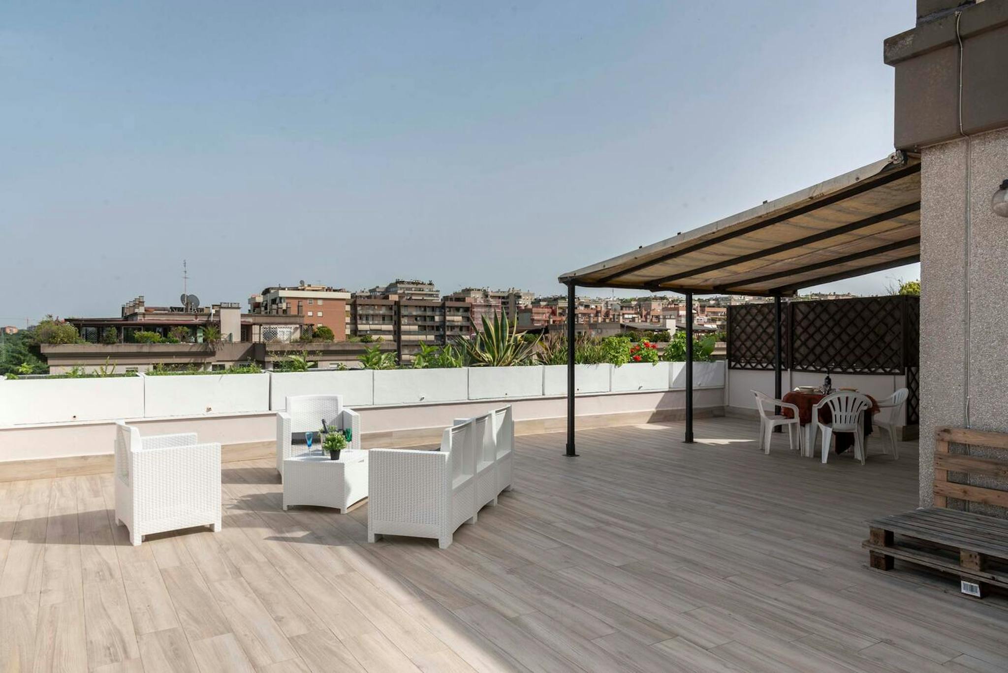 Viale della Grande Muraglia, Rome preview