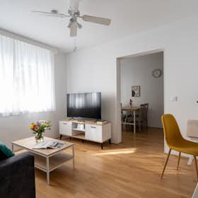 Apartment for rent for €2,079 per month in Vienna, Inzersdorfer Straße