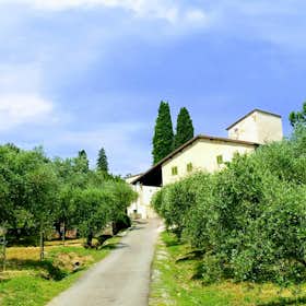 Будинок за оренду для 1 500 EUR на місяць у Lastra a Signa, Via Livornese