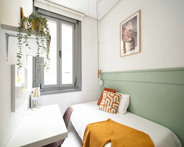 Private room in Calle de San Lorenzo, Madrid (1441429) room image 1