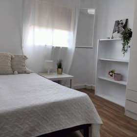 Private room for rent for €350 per month in Sevilla, Calle Frascuelo