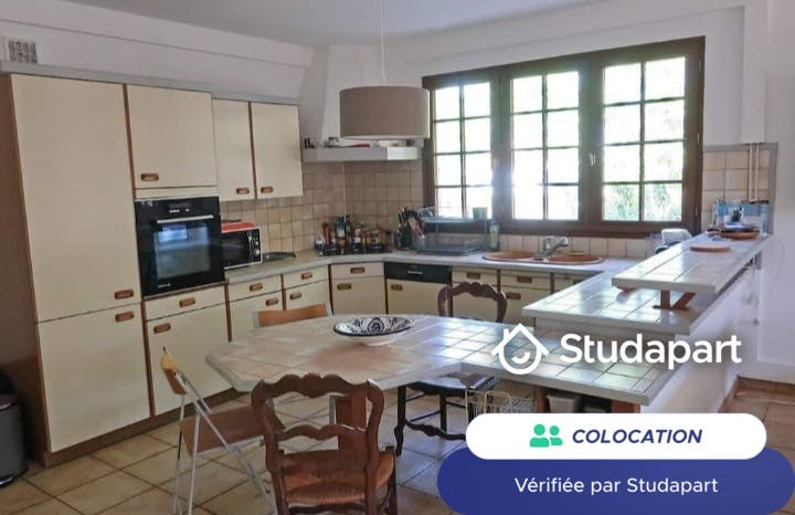 私人房间 正在以 €530 的月租出租，其位于 La Jarne, Rue des Quatre Chevaliers