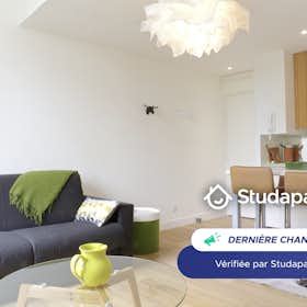 Apartment for rent for €1,500 per month in Bordeaux, Rue du Palais-Gallien