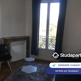 Apartment for rent for €990 per month in Gennevilliers, Avenue de la Gare