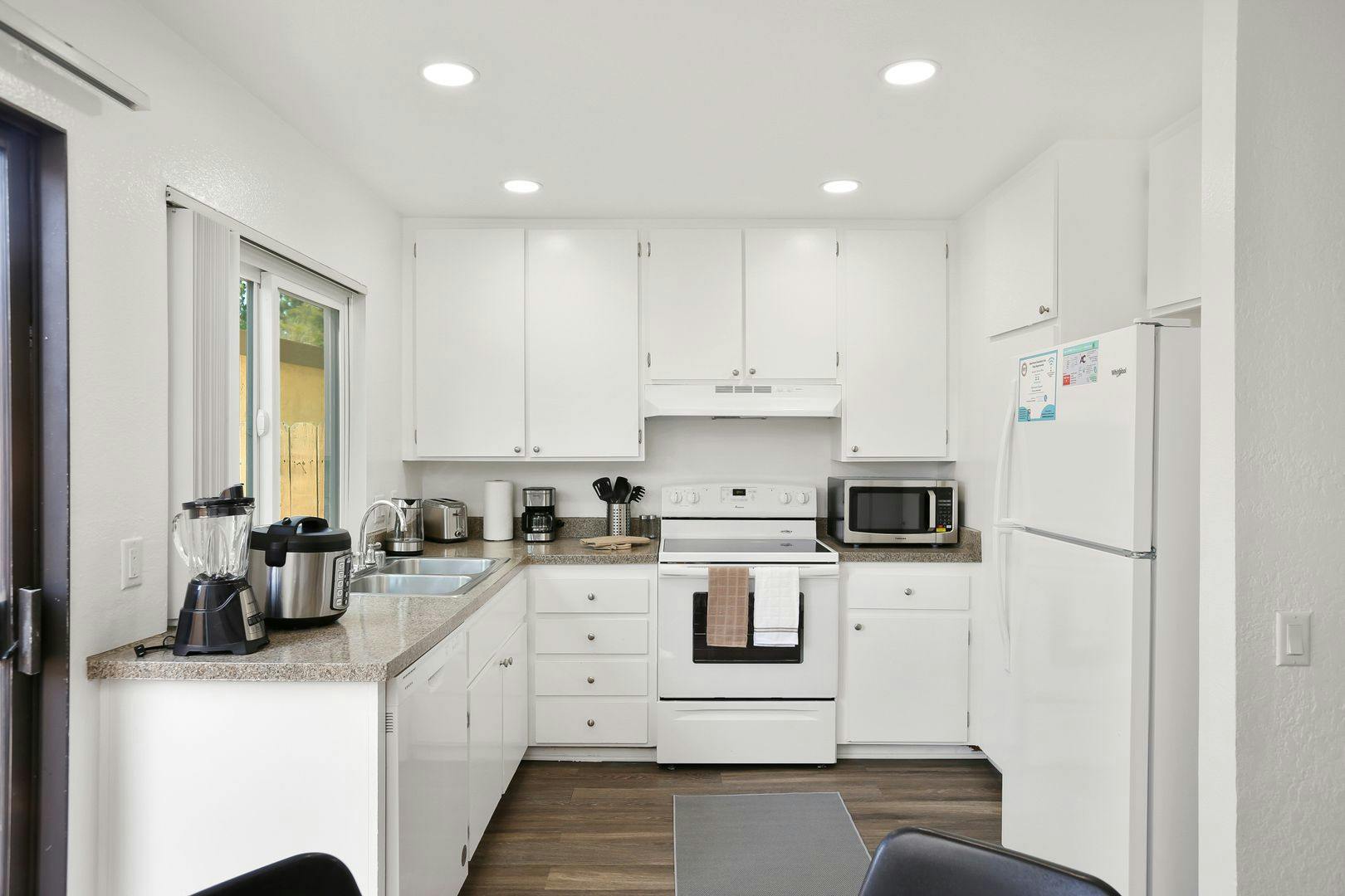 Chambre partagée à louer pour $1,250/mois à Irvine, Topeka