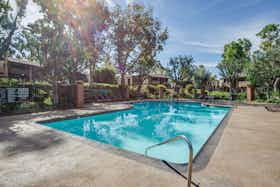 Gedeelde kamer te huur voor $1,256 per maand in Irvine, Topeka