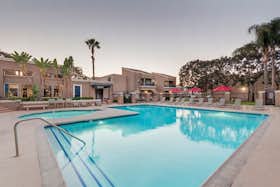 私人房间 正在以 €1,481 的月租出租，其位于 Costa Mesa, Fairview Rd