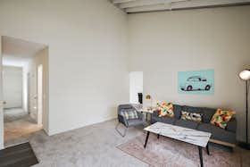 共用房间 正在以 €1,161 的月租出租，其位于 Costa Mesa, Fairview Rd