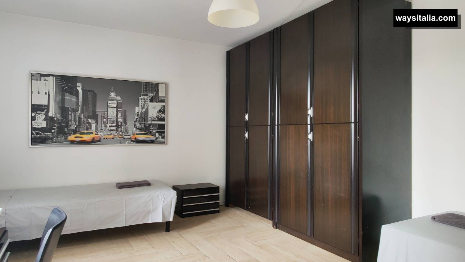 Double room Milan, 1 bed, 16m² — photo 3