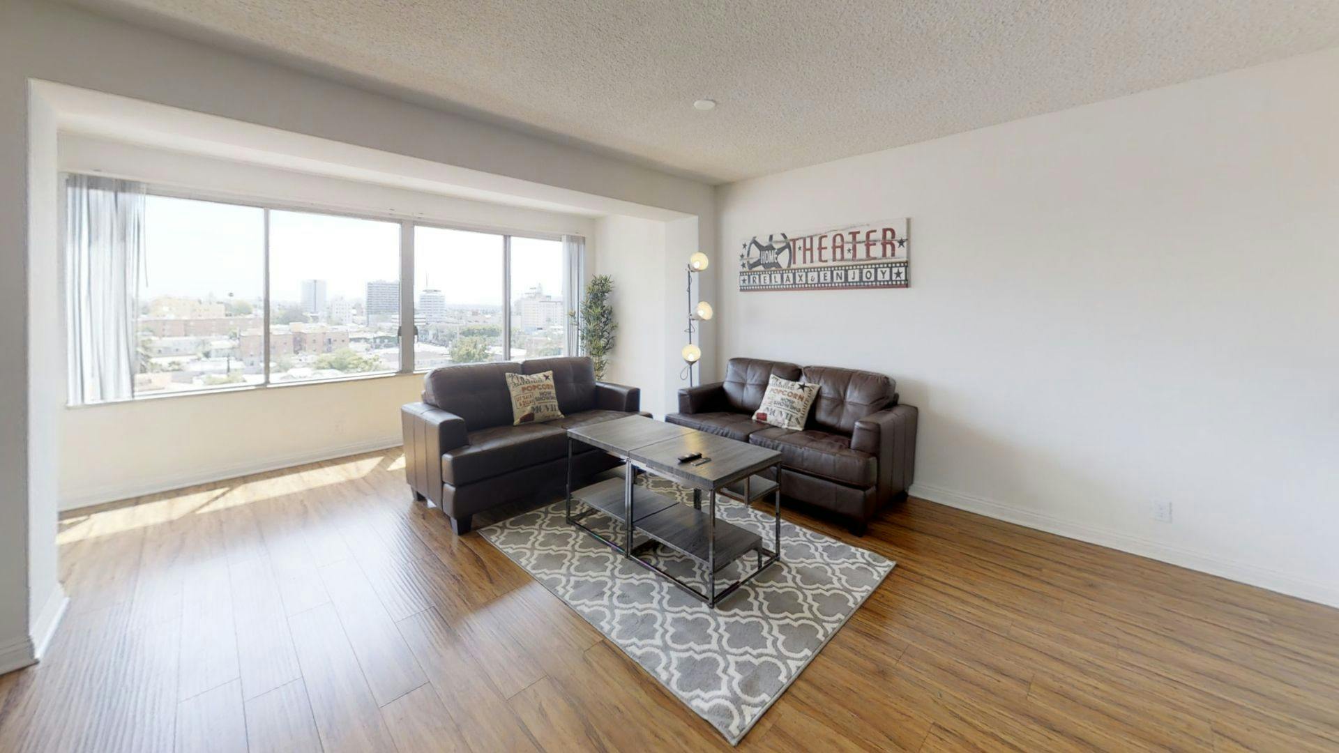 Shared room for rent for $975 per month in Los Angeles, Whitley Ave