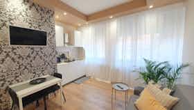 Lägenhet att hyra för 1 650 € i månaden i Forlì, Via Carlo Cignani