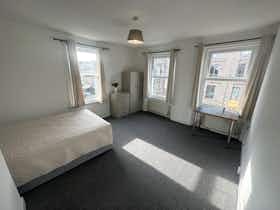 Private room for rent for £1,250 per month in London, Harrow Road