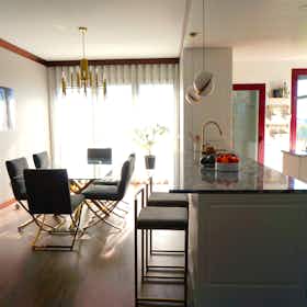 Apartamento en alquiler por 2400 € al mes en Leiria, Estrada da Barosa