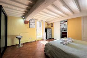 Будинок за оренду для 1 000 EUR на місяць у Siena, Via del Porrione
