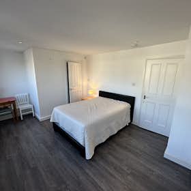 Private room for rent for £1,400 per month in London, Netherwood Road
