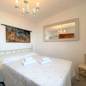 Дом сдается в аренду за 1 000 € в месяц в Siena, Via dei Servi