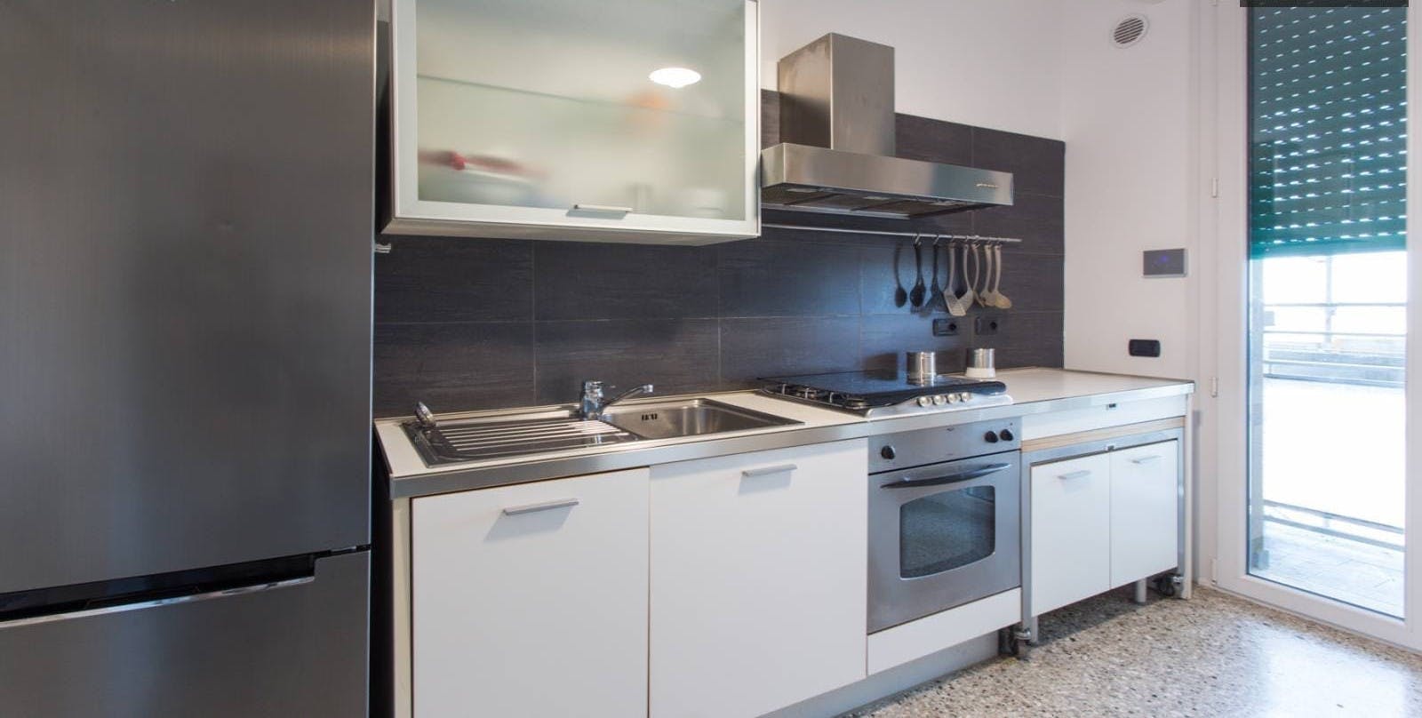 Double room Trezzano Sul Naviglio, 1 bed, 15m² — photo 1