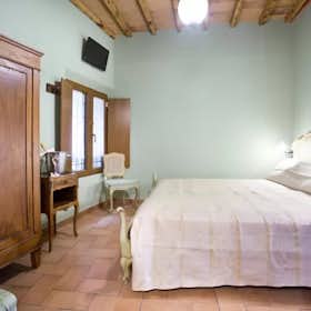 房源 for rent for €1,000 per month in Siena, Via di San Pietro